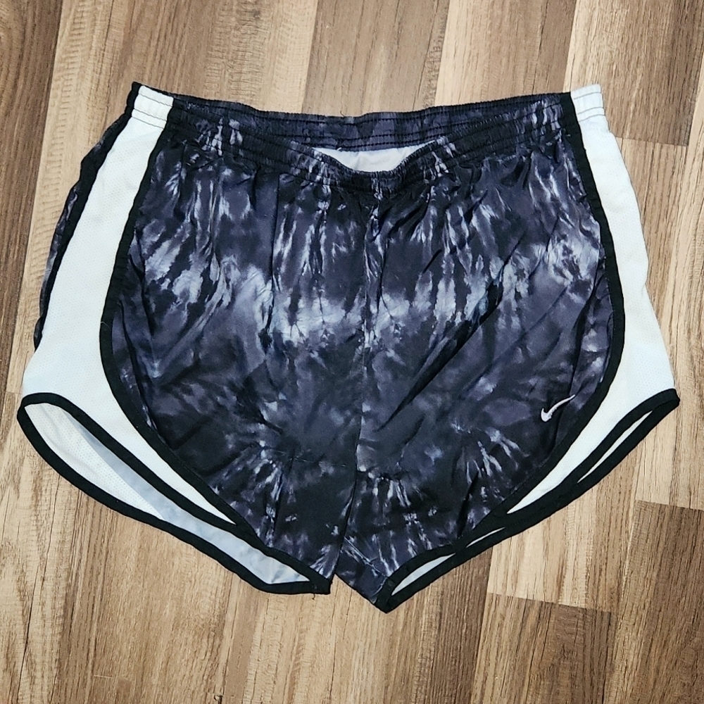 NIKE Athletic Running Shorts Size Small Black and White Tie Dye Print Dri Fit
